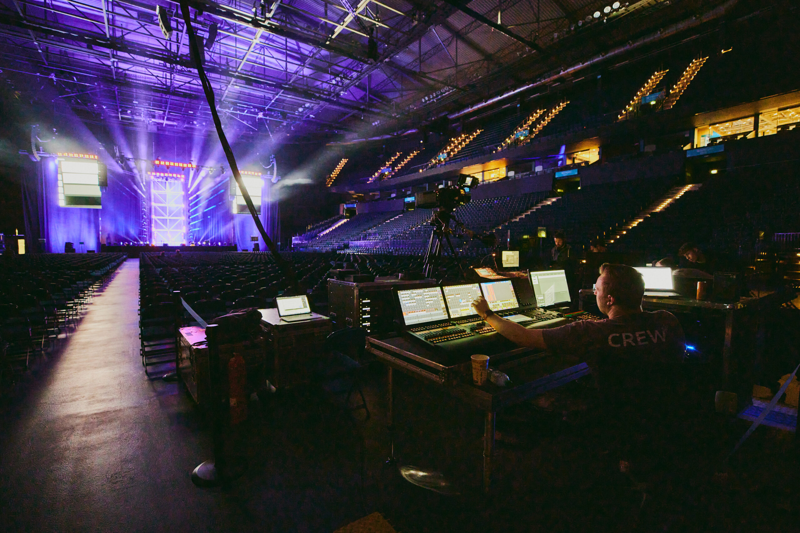 lichttechnik bei felix lobrecht arena tour von protones